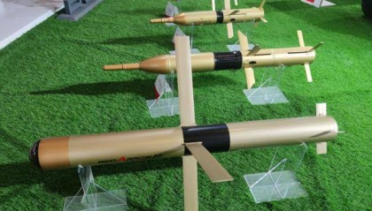 解放军王牌武器：一发掀翻坦克天灵盖，射程超“标枪”20倍