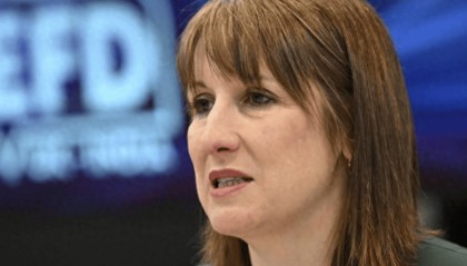 刚谈妥就翻脸，英国全球通告与中国做“切割”？中方反将一军