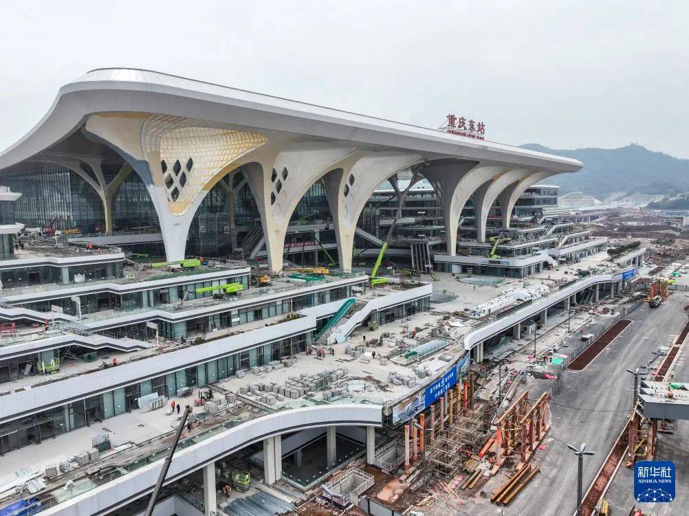 西部地区最大高铁枢纽站重庆东站站房建成完工