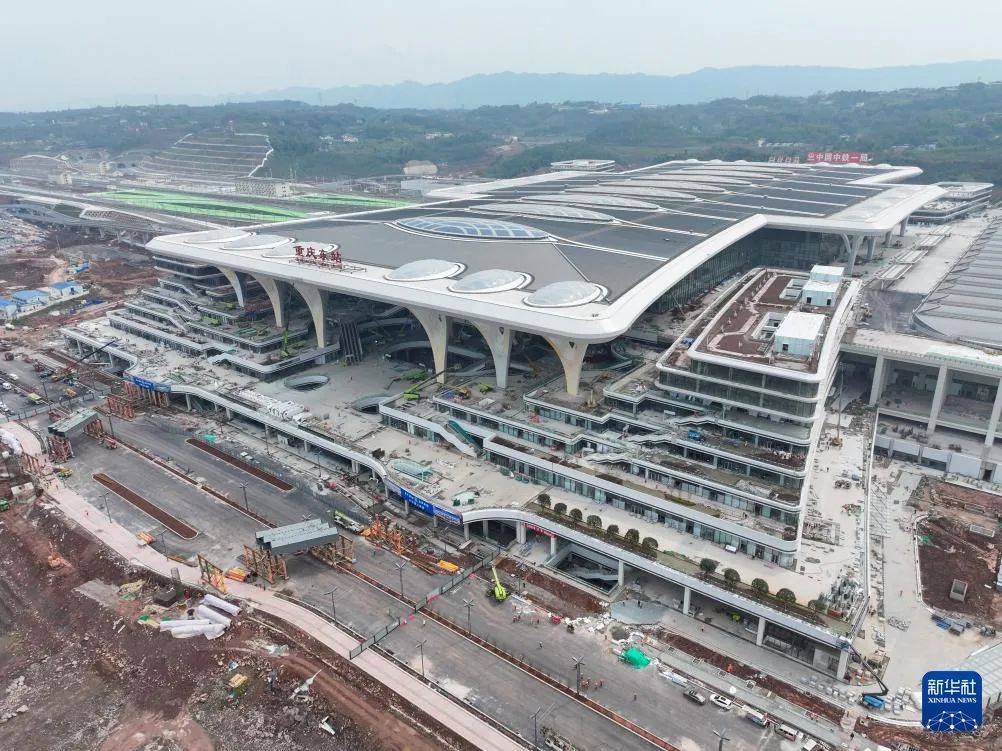西部地区最大高铁枢纽站重庆东站站房建成完工