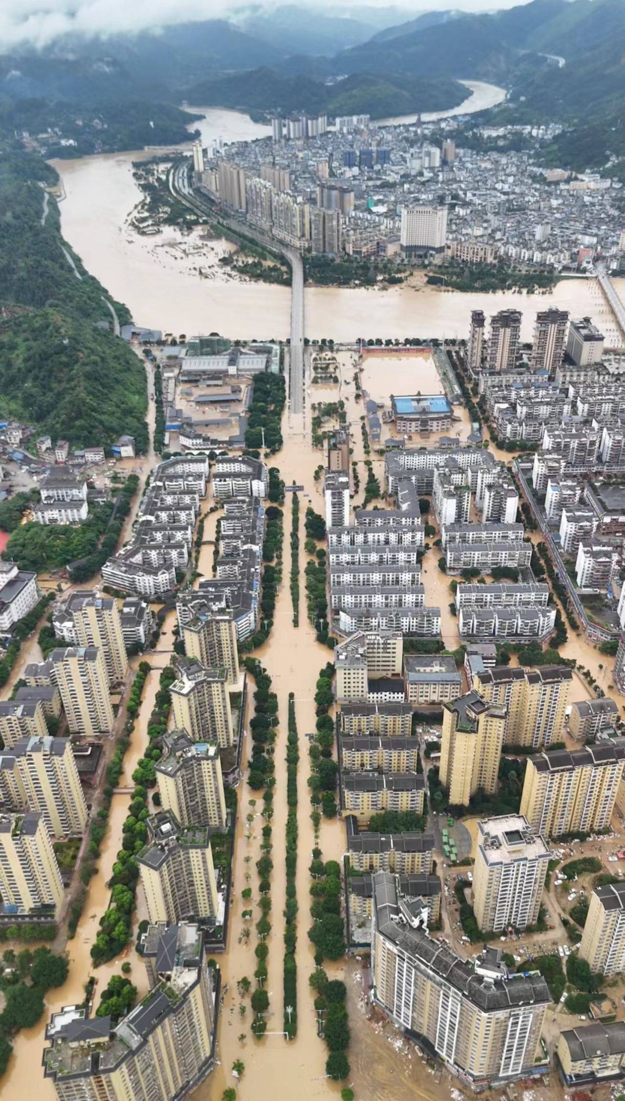 洪水围城，榕江大撤离